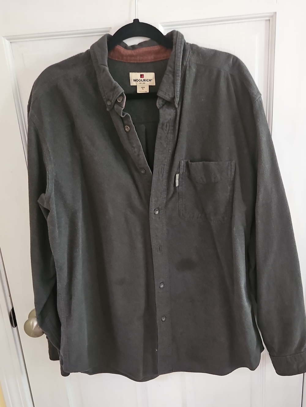 Woolrich Men's Charcoal Gray/Dark Green  Long-Sleeve Flannel Button-Down Shirt